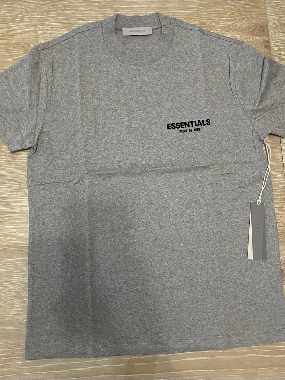 ESSENTIALS Fear of God Men's Dark Grey Logo T-Shirt - Picture 2 of 7